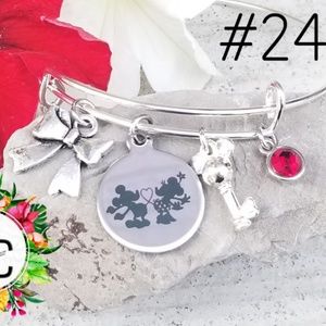 NWT Disneys Mickey and Minnie Inspired